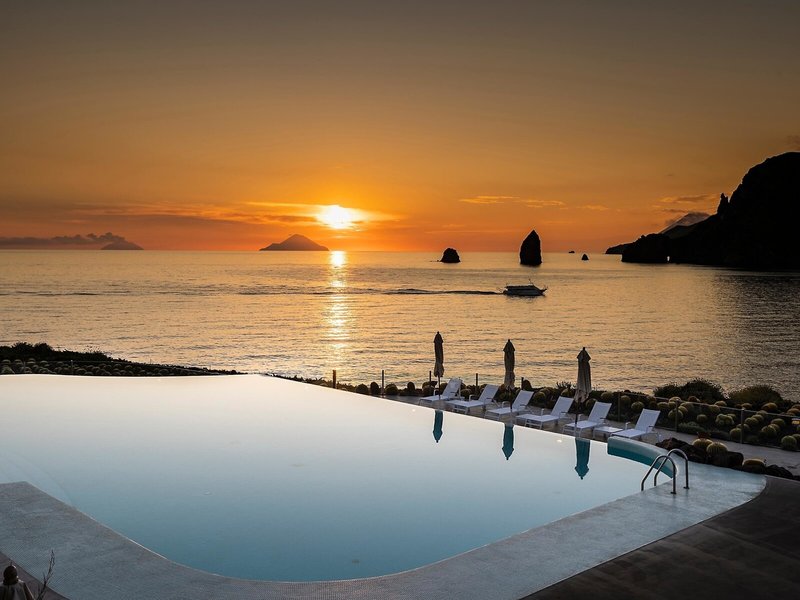 Therasia Resort Sea & Spa 19