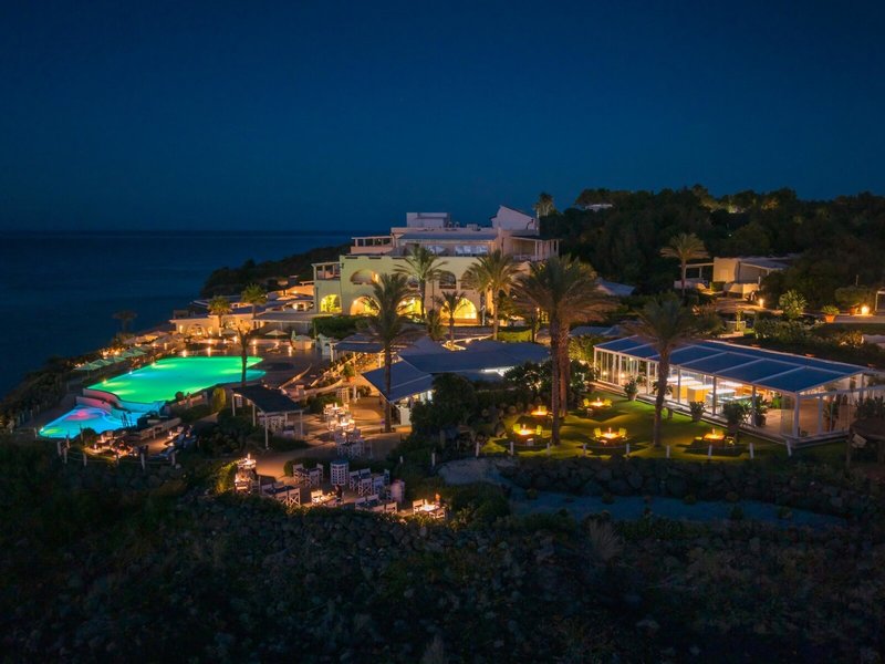 Therasia Resort Sea & Spa 32