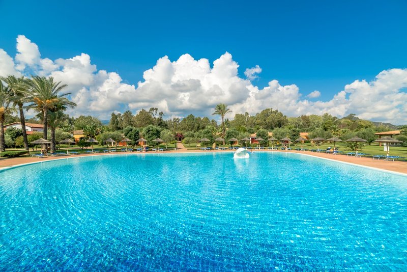 Garden Beach Hotel & Resort 1