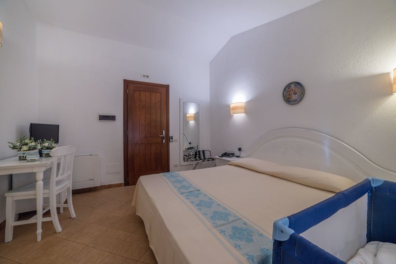 Garden Beach Hotel & Resort 12