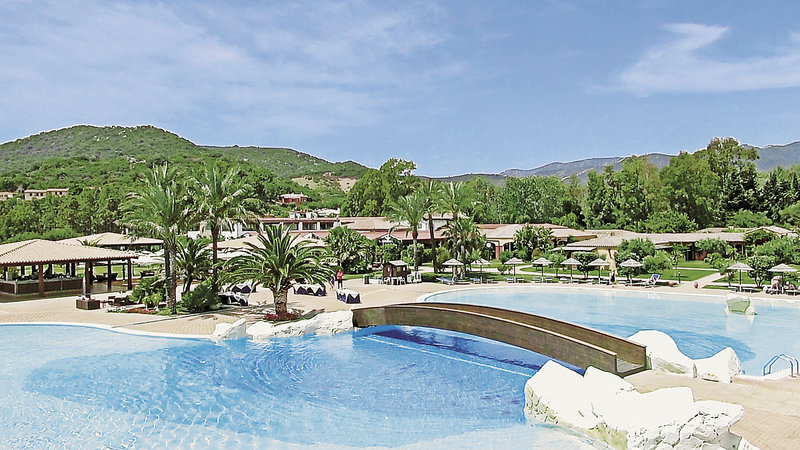 Garden Beach Hotel & Resort 6 - Outdoor Pool