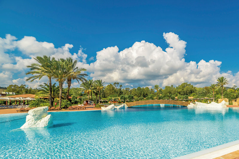 Garden Beach Hotel & Resort 8 - Outdoor Pool