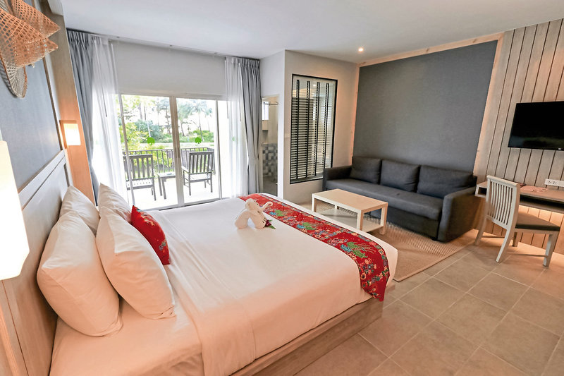 Palm Galleria Resort 18