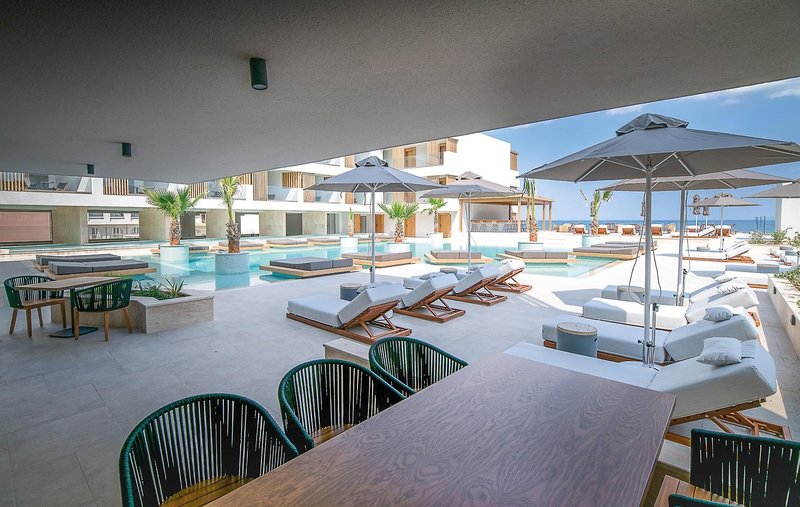 Akasha Beach Hotel & Spa 8