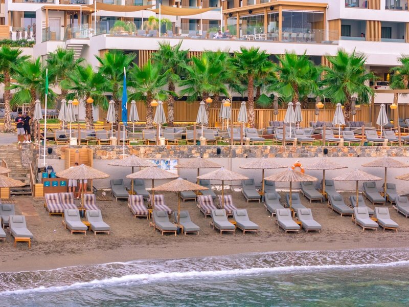 Akasha Beach Hotel & Spa 10