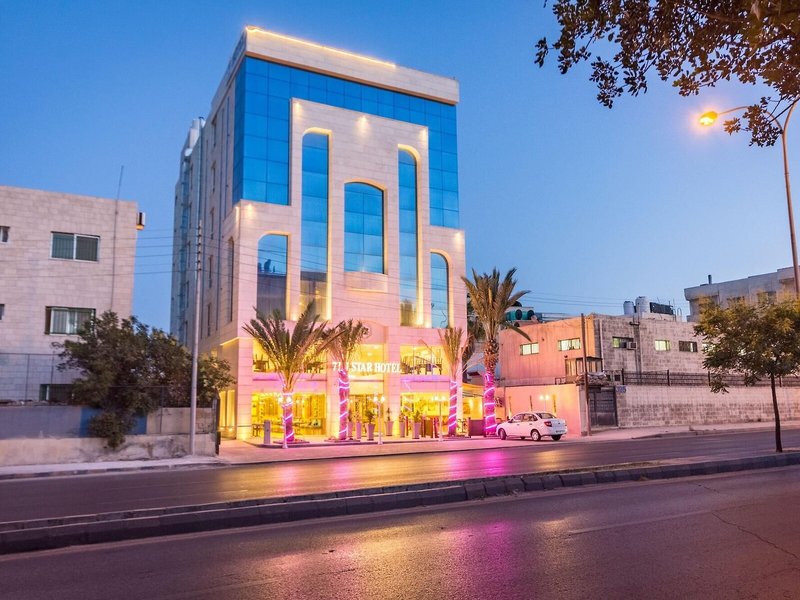 7th Star Hotel Suites 3