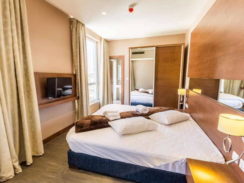 7th Star Hotel Suites 15