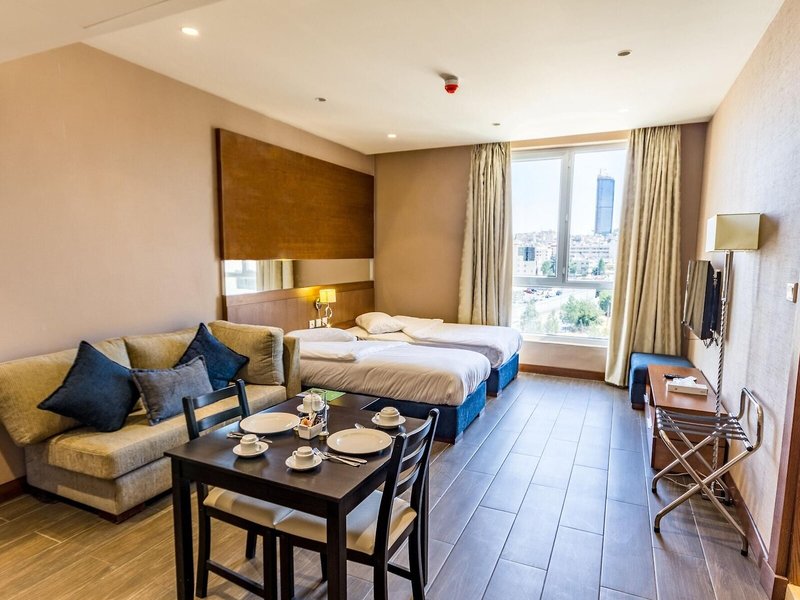 7th Star Hotel Suites 18