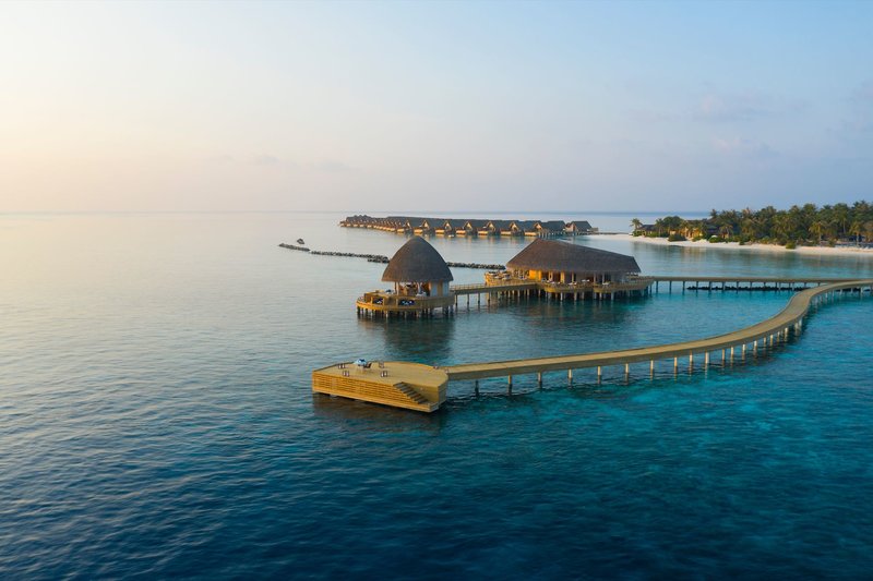 Emerald Faarufushi Resort & Spa 3