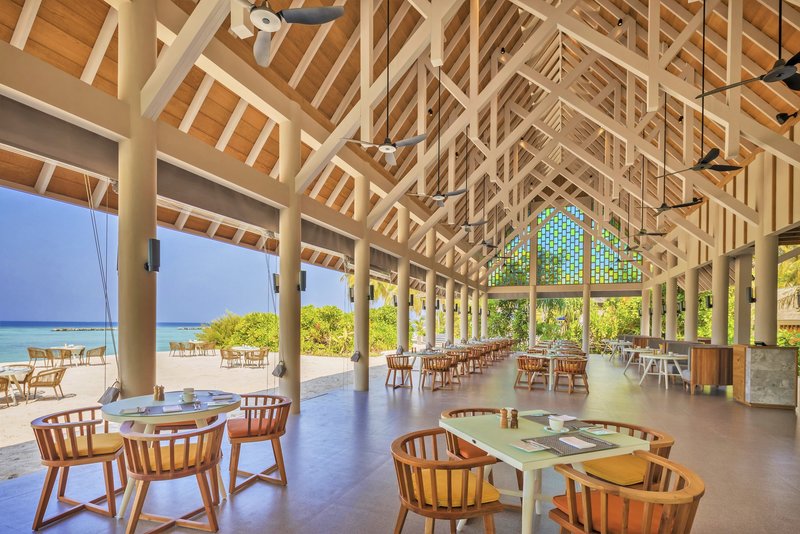 Emerald Faarufushi Resort & Spa 8