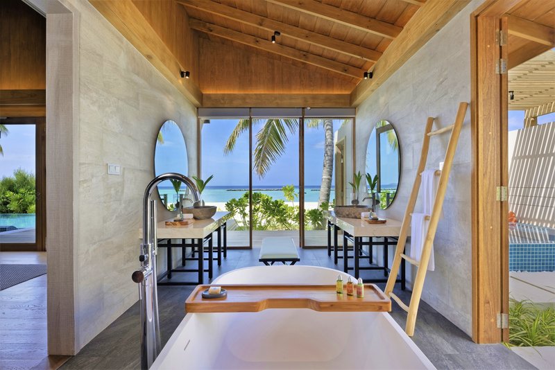 Emerald Faarufushi Resort & Spa 11
