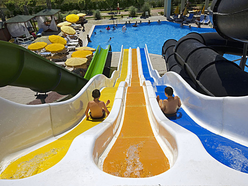 Saturn Palace Resort 10