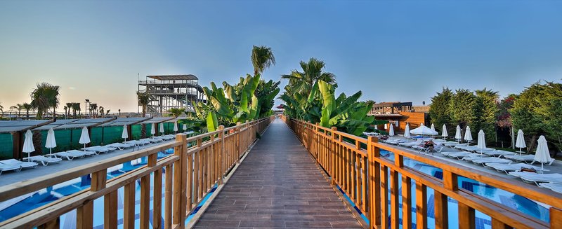 Saturn Palace Resort 4