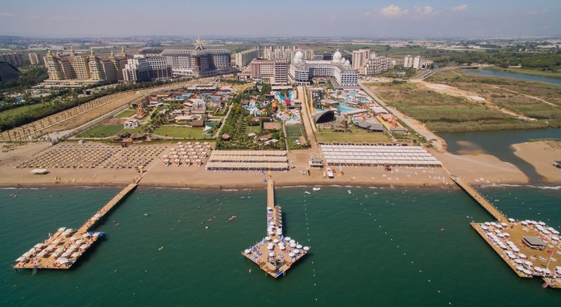 Saturn Palace Resort 8