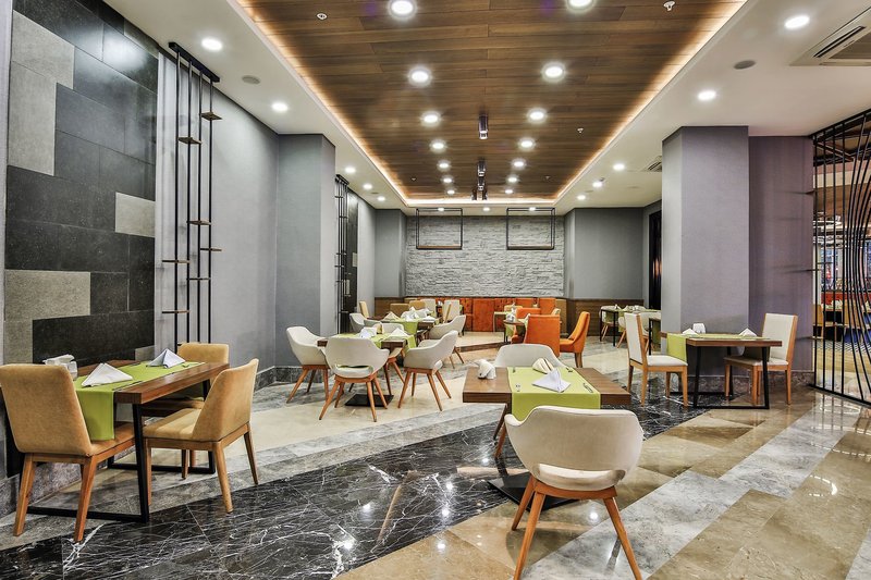 Saturn Palace Resort 13