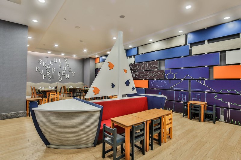 Saturn Palace Resort 20