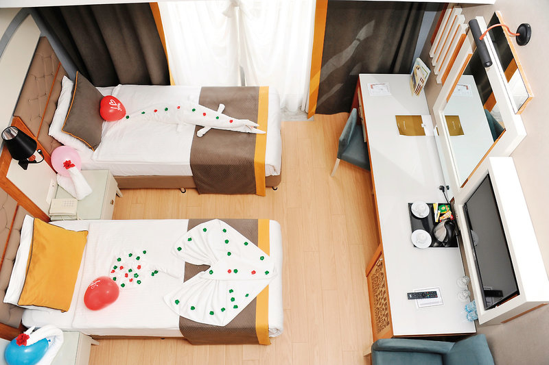 Saturn Palace Resort 12