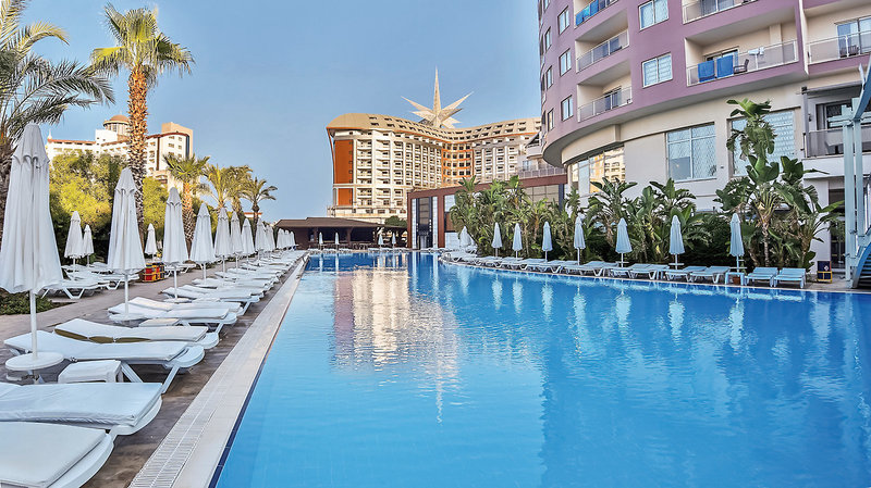 Saturn Palace Resort 23