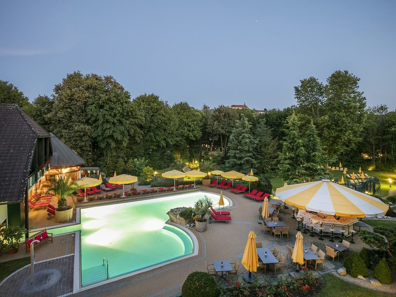 Romantik Hotel im Park 9