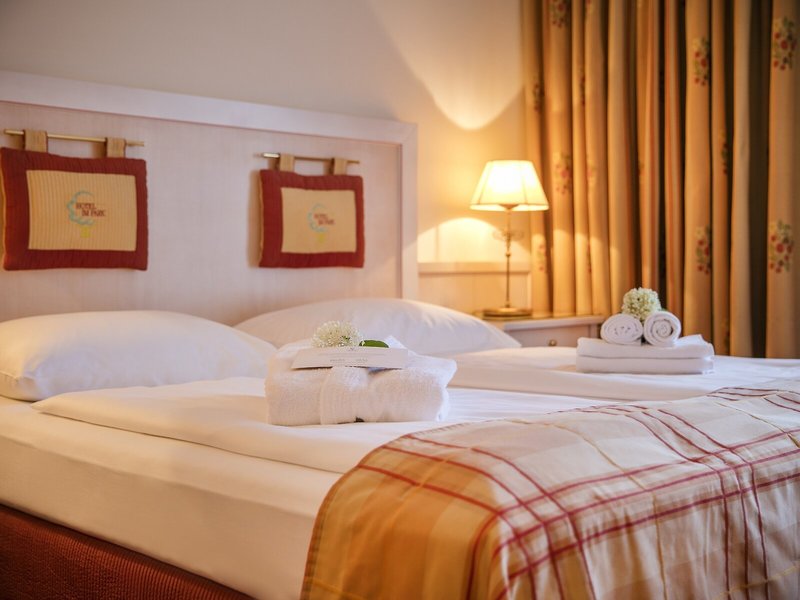 Romantik Hotel im Park 16