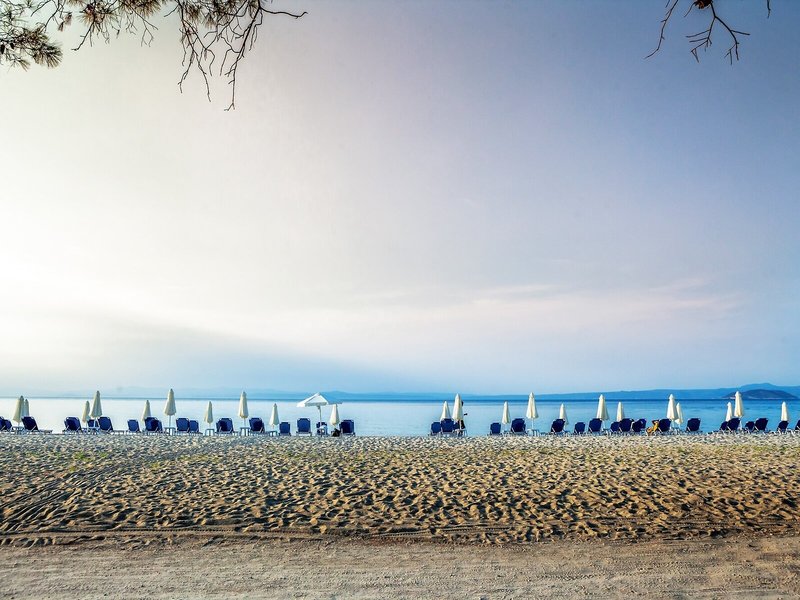 Xenios Port Marina Hotel 9