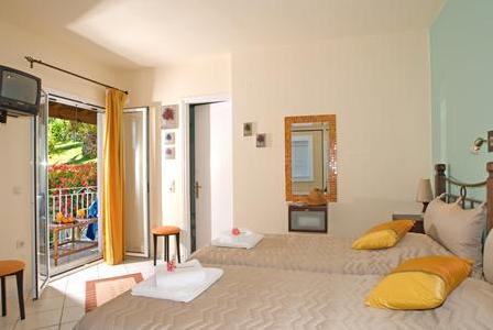 Chrismos Luxury Suites & Studios 9 - Room Example