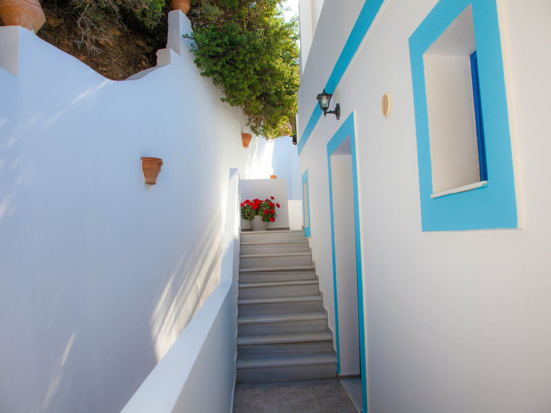 Studios Blue Waves 17