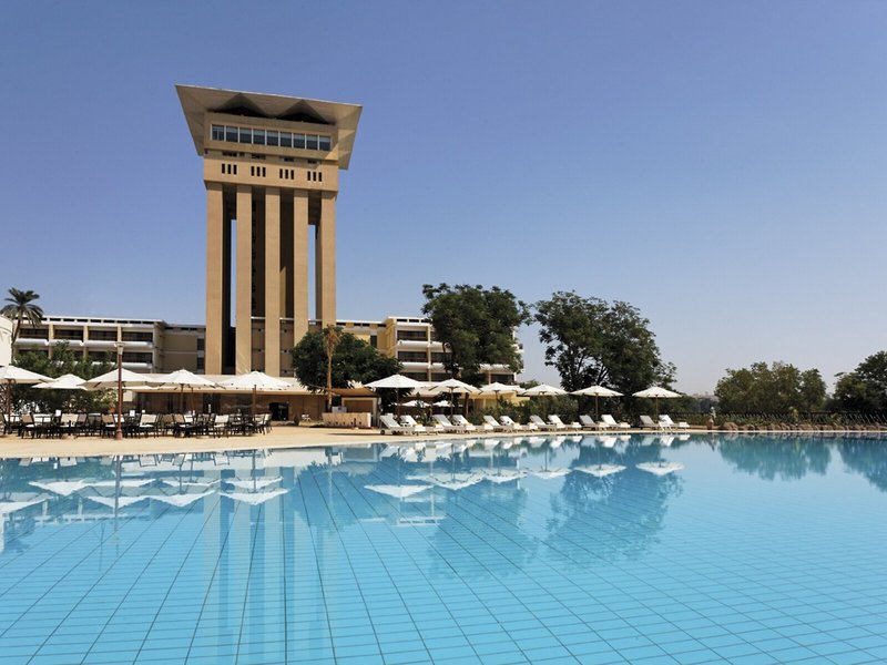 Mövenpick Resort Aswan 12