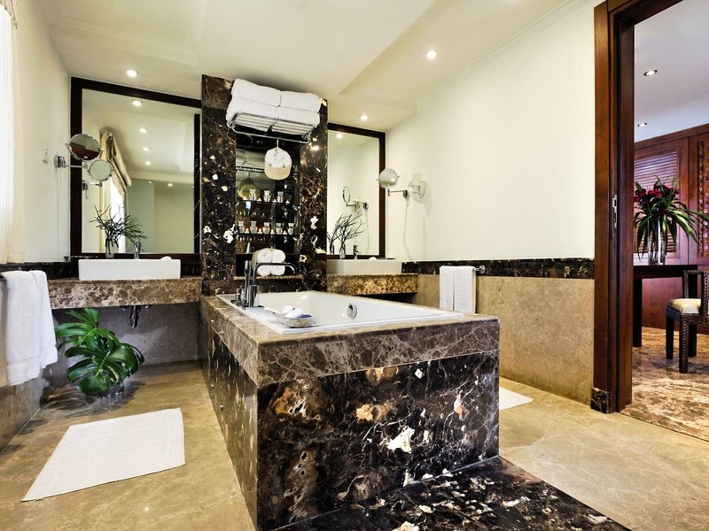 Mövenpick Resort Aswan 13