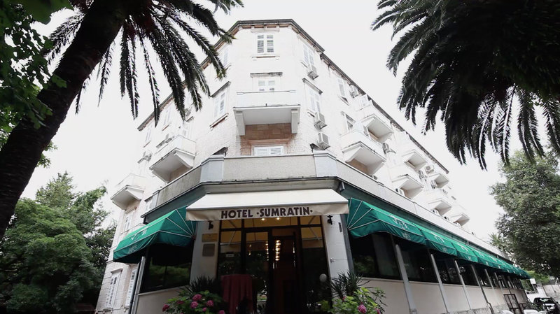 Hotel Sumratin 1