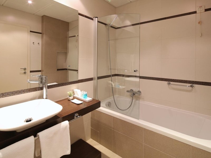 Adoral Boutique Hotel 34 - Bathroom Example