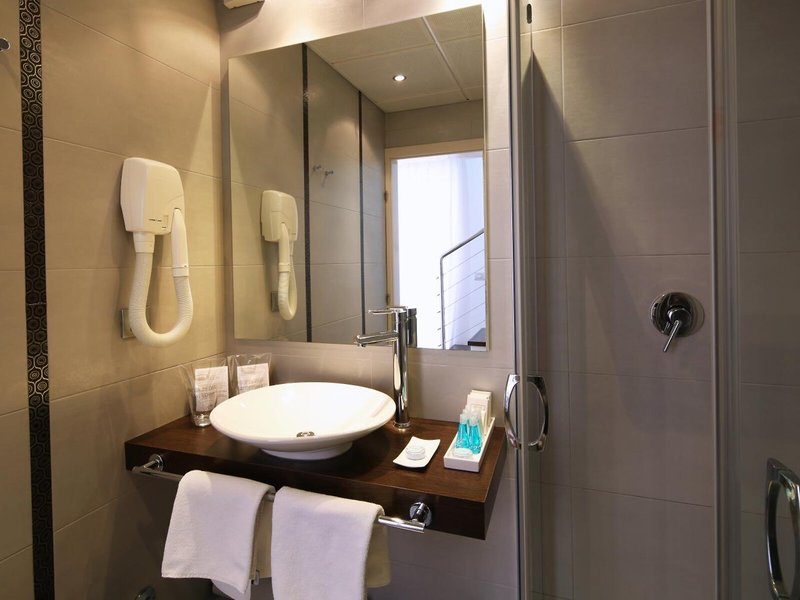 Adoral Boutique Hotel 39 - Bathroom Example