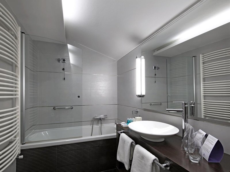 Adoral Boutique Hotel 40 - Bathroom Example