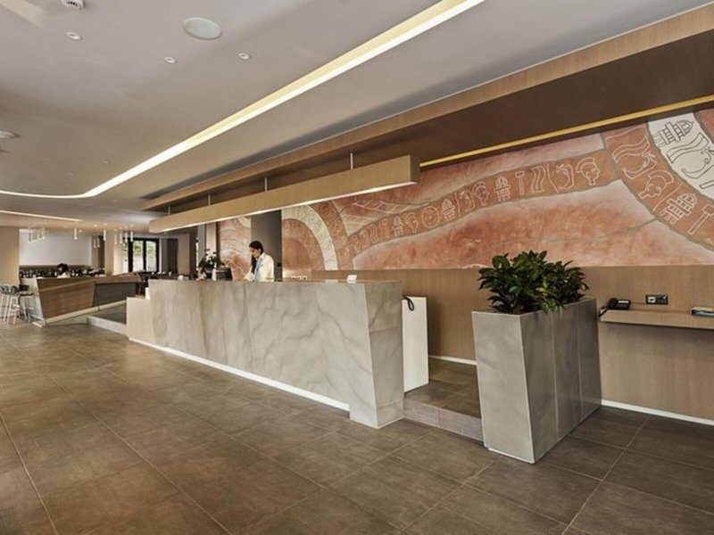 Kriti 9 - Conference Room