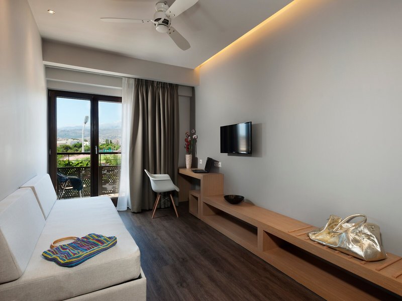 Kriti 27 - Room Example