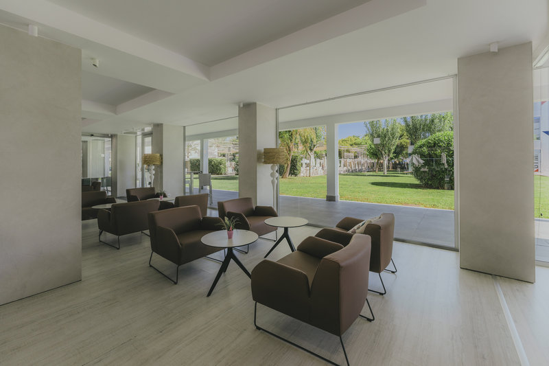 Hotel Astoria Playa 37