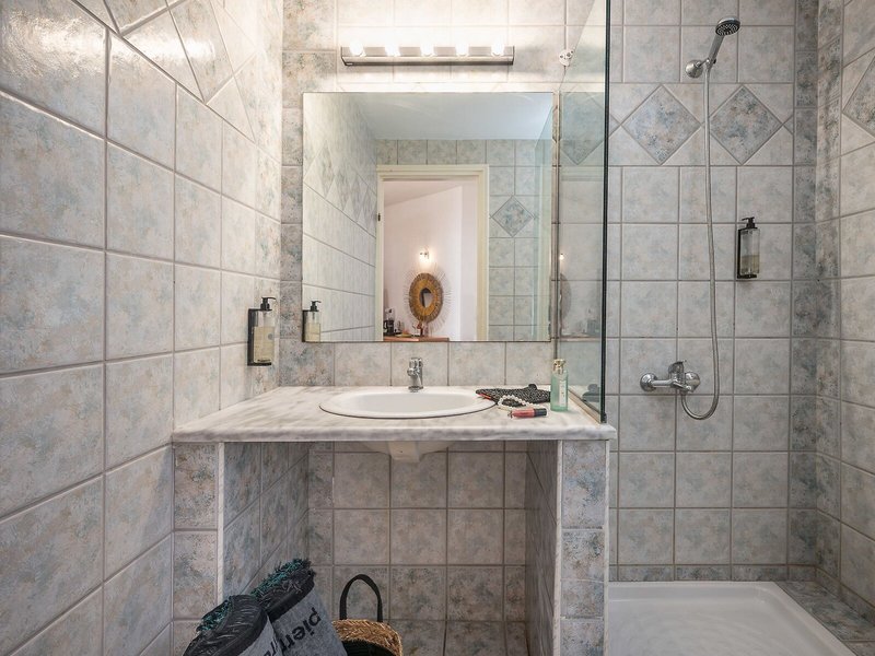 Sunshine Seaside Wing 25 - Bathroom Example