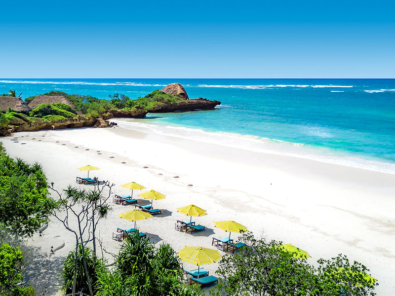 The Sands at Chale Island 1