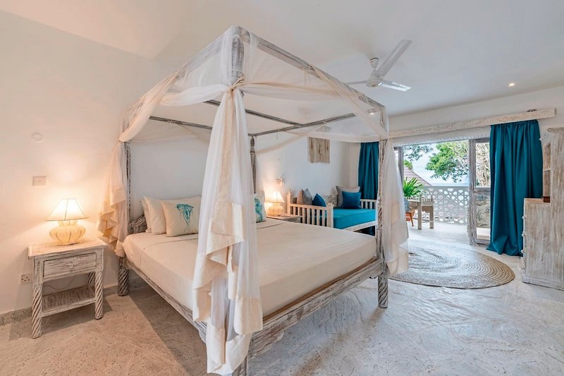 The Sands at Chale Island 2