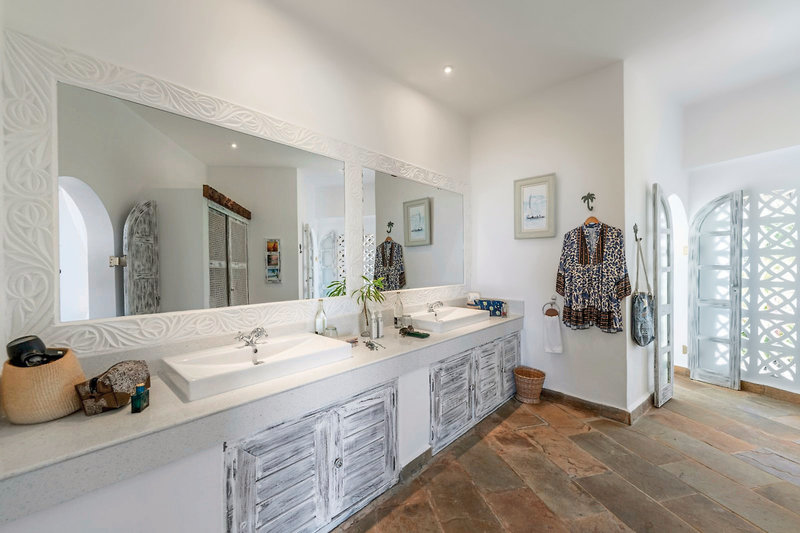 The Sands at Chale Island 15