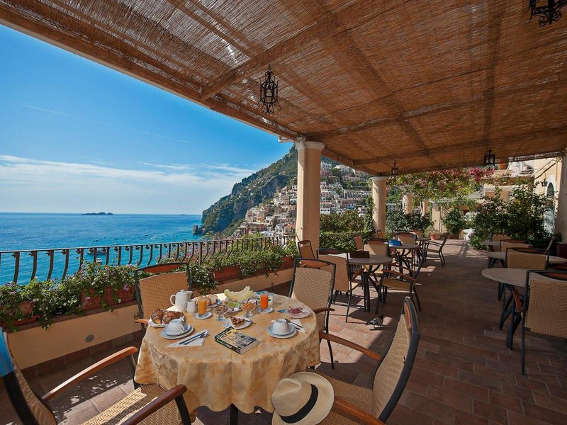 California 14 - Restaurant