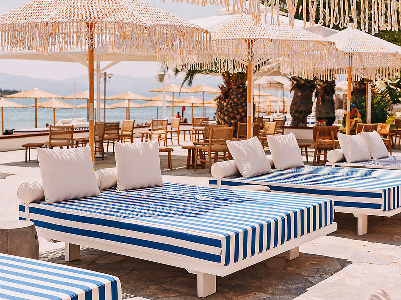 Grand Bleu Sea Resort 8