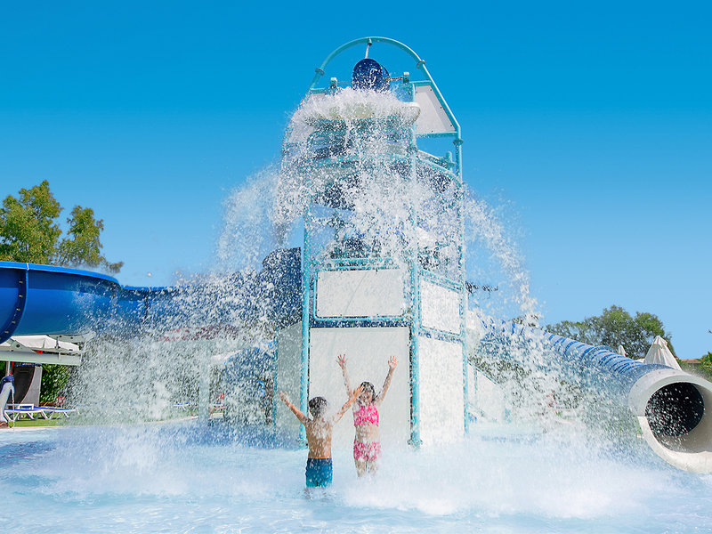 Grand Bleu Sea Resort 9