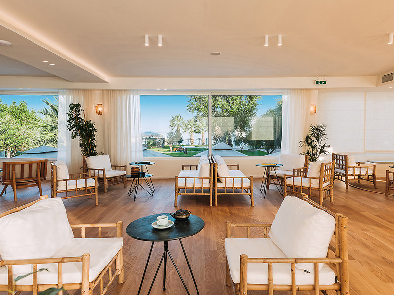 Grand Bleu Sea Resort 10