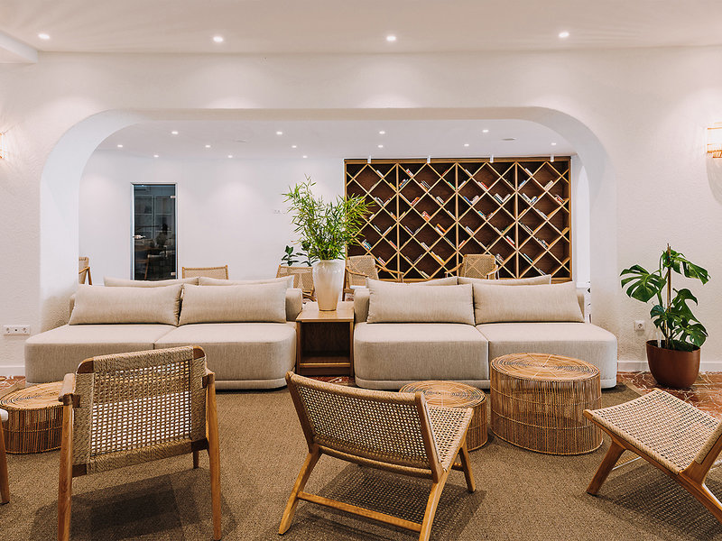 Grand Bleu Sea Resort 12