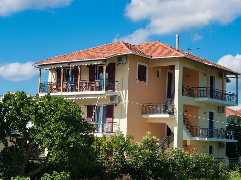 Christina Studios & Apartments 4