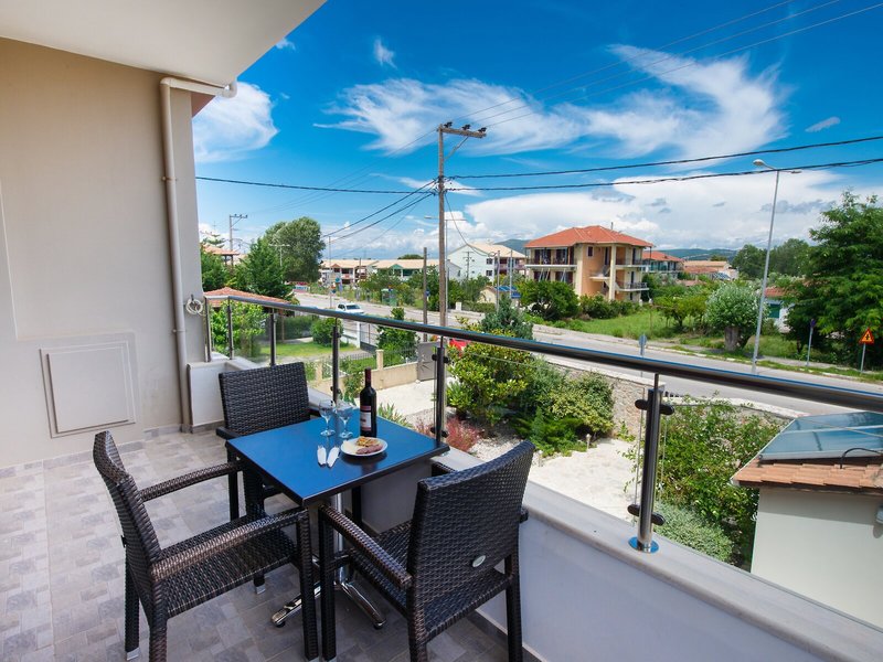 Christina Studios & Apartments 6