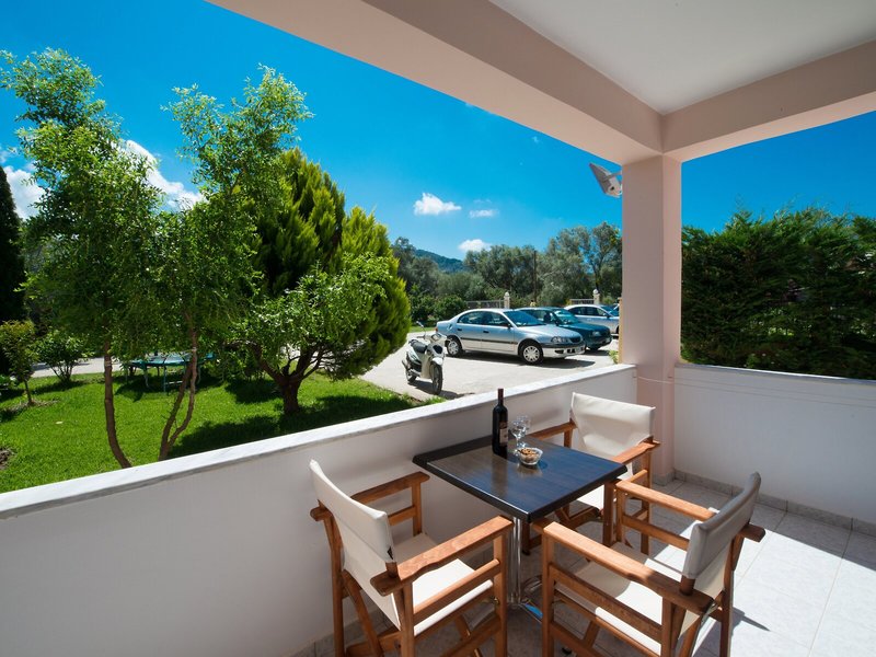 Christina Studios & Apartments 8