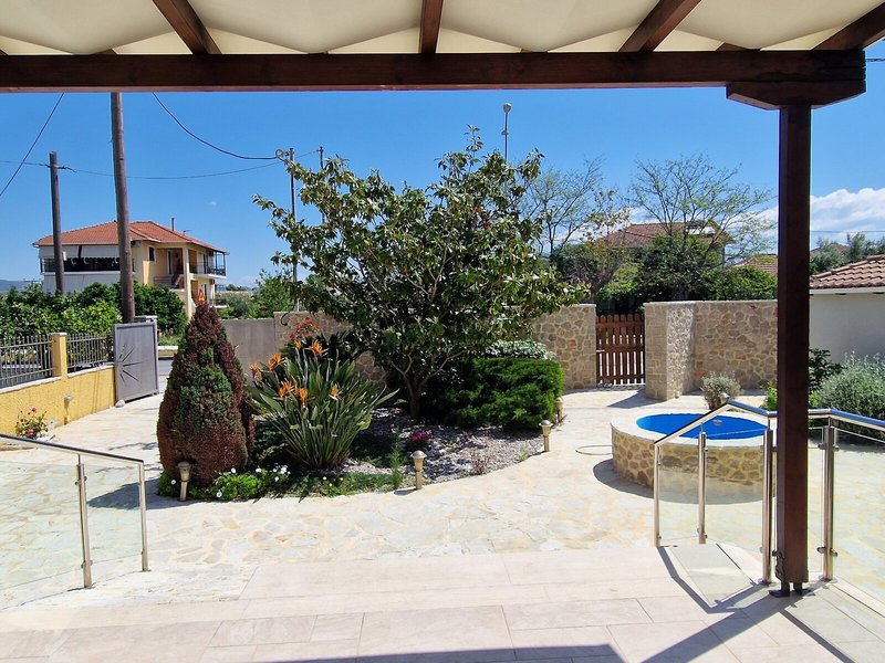 Christina Studios & Apartments 10