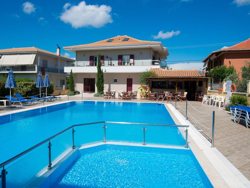 Christina Studios & Apartments 11